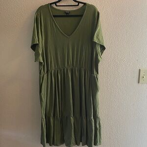 Torrid Green V-Neck Short Sleeve Dress size 4